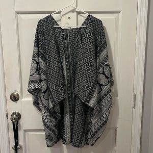 elan Black and White Kimono